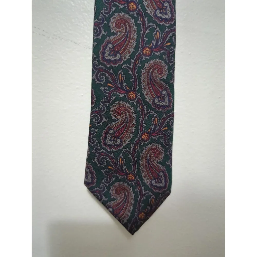 Mallards necktie showcases